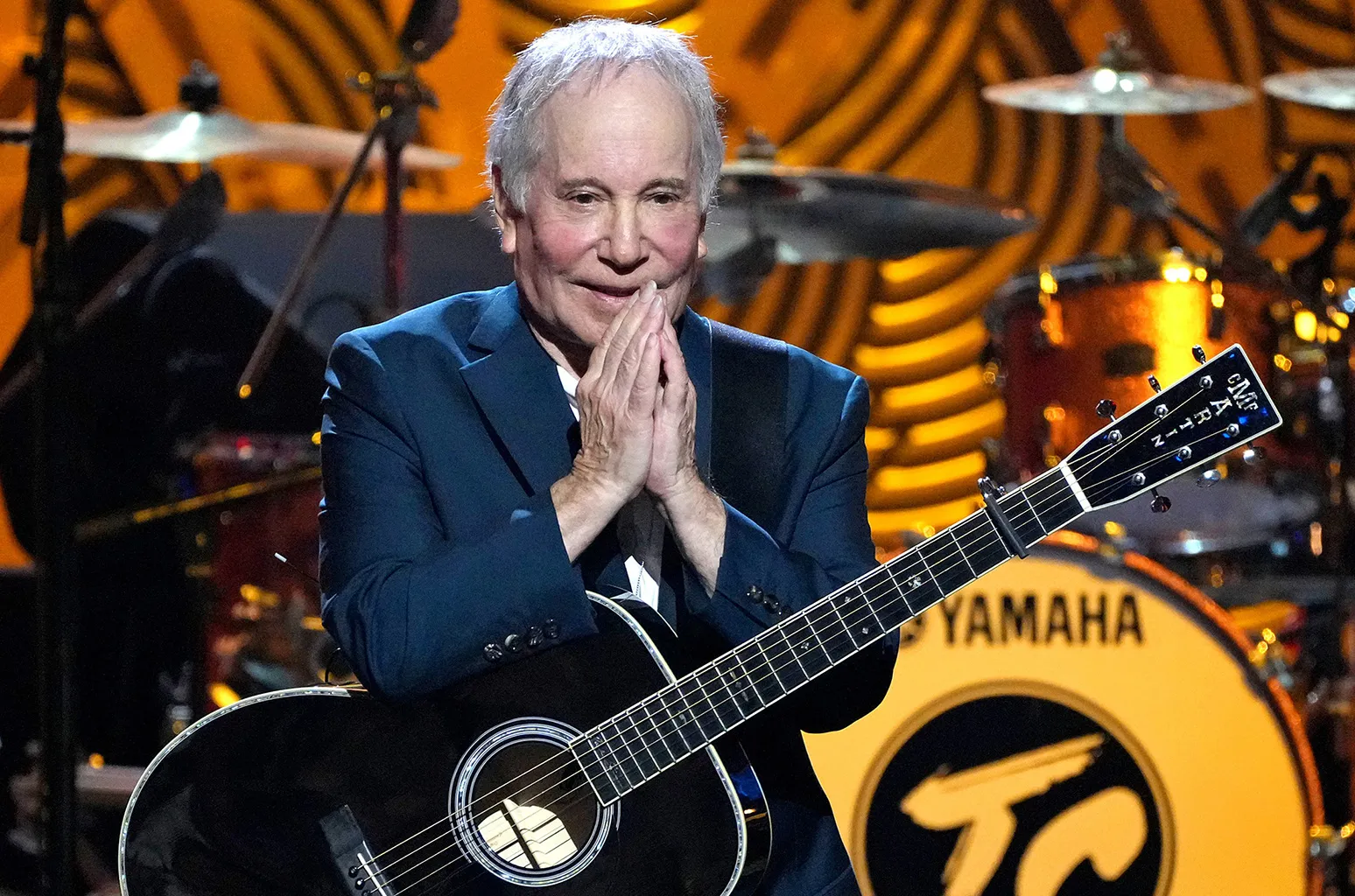 "Paul Simon: A Musical Journey of Innovation, Lyrics, and Timeless Impact"